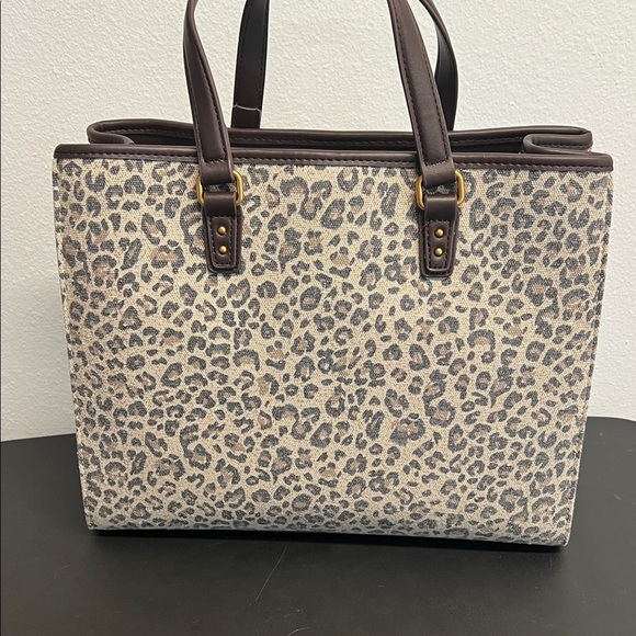 Betsey Johnson | Leopard Tote w/ Bag Charm & Crossbody Strap - Picture 11 of 16